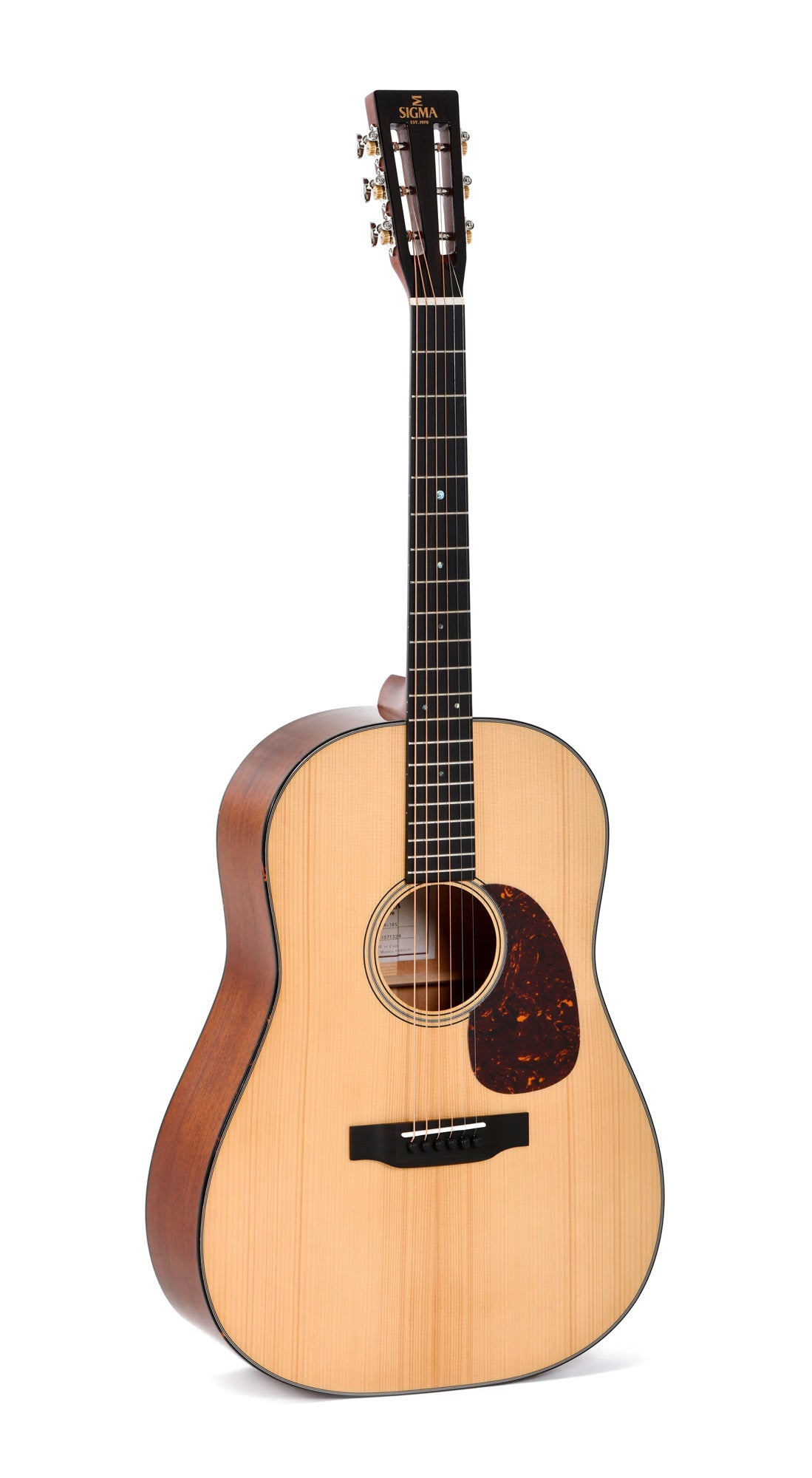 Modèle SDM-18S, Dreadnought, table épicéa massif, f/e acajou massif, touche ébène, tête ajourée, soft case, naturel brillant