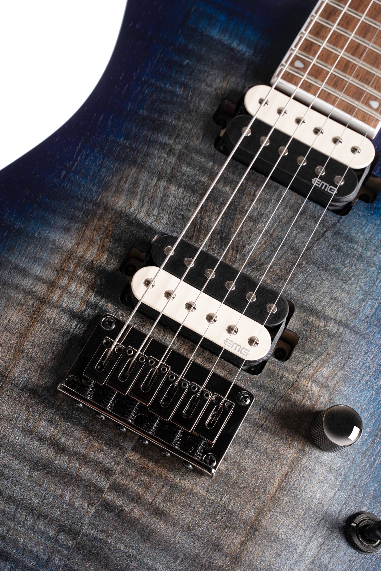 KX300, corps acajou, table érable figuré, manche vissé érable, touche jatoba, micros EMG RetroActive, cobalt burst pores ouverts