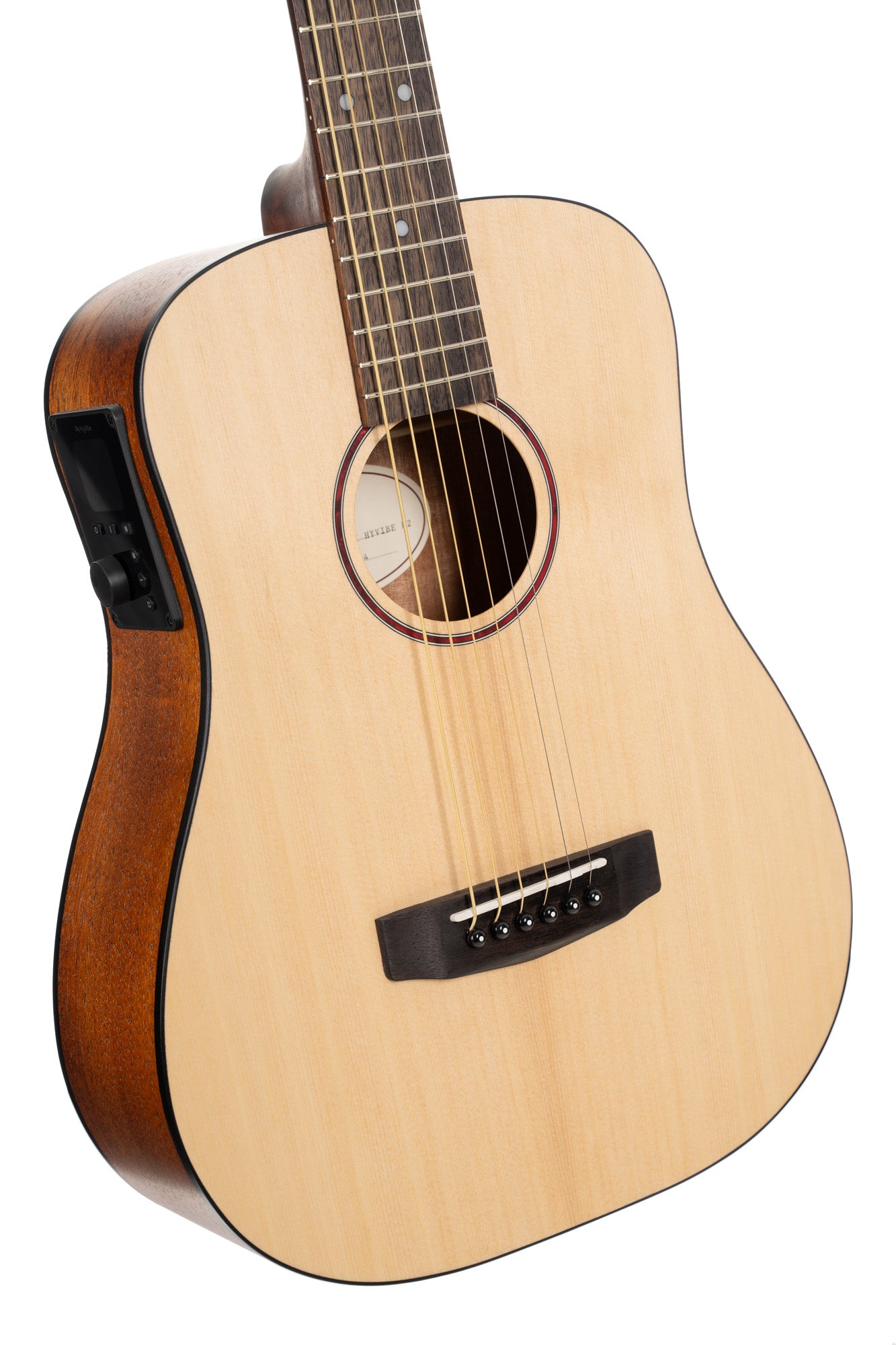 Earth Go, modèle Dreadnought 3/4, table épicéa massif, fond & éclisses acajou, HyVibe 2, housse, naturel pores ouverts
