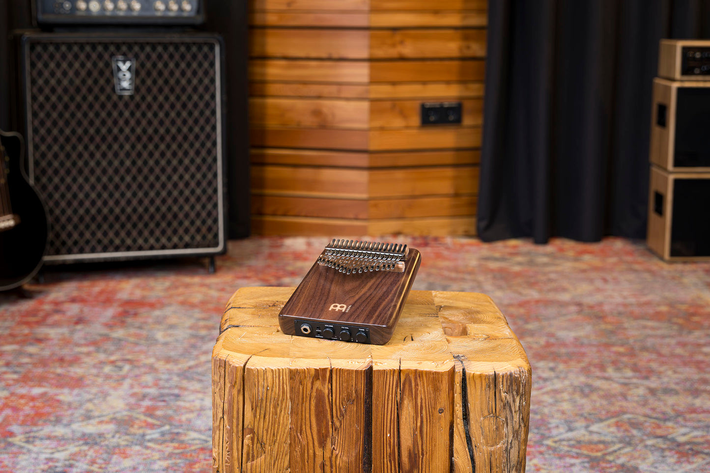 Kalimba électro Meinl, solid Pickup, noyer amrécain 17 notes - PKA17AW