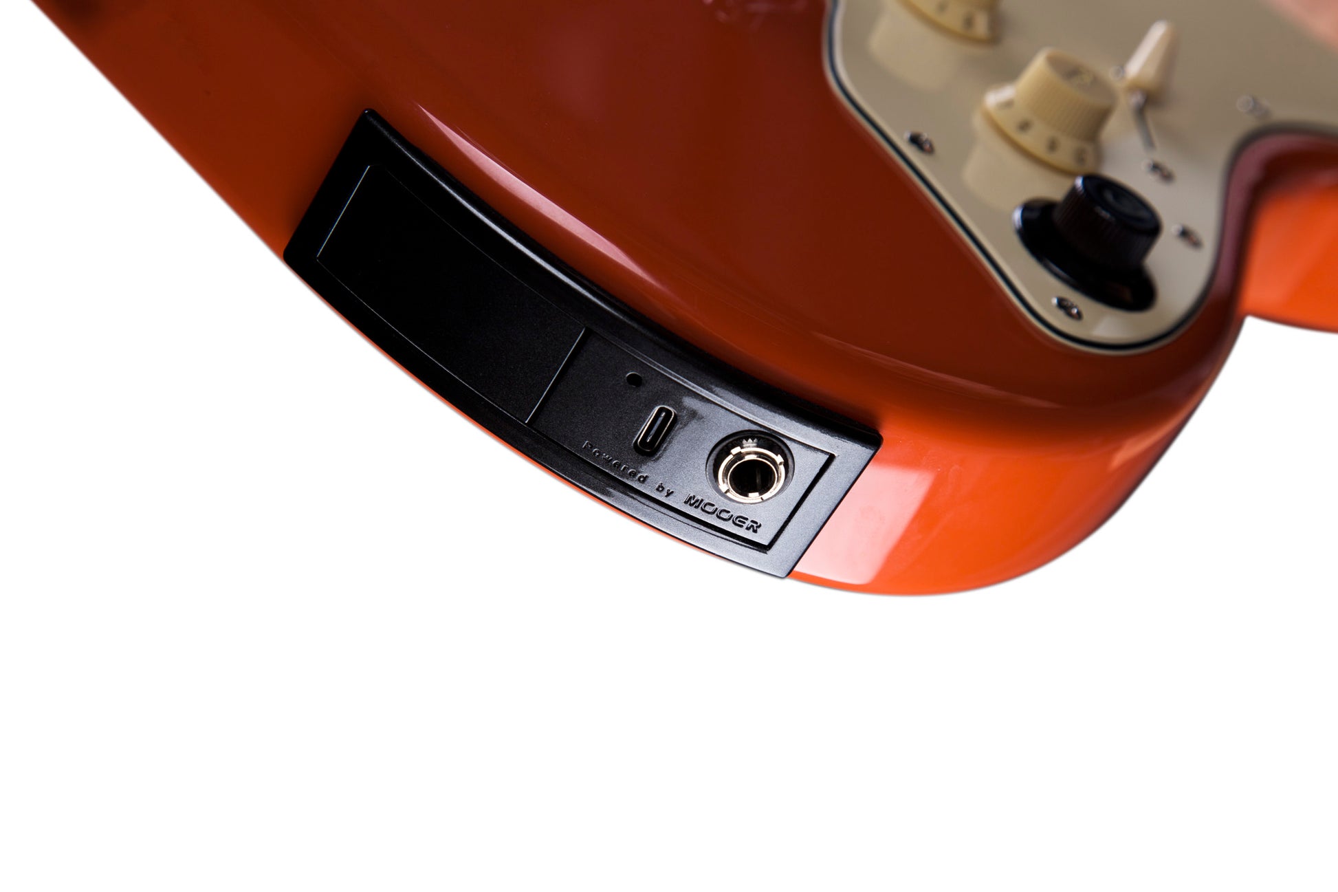 GTRS P800, corps aulne, manche érable flammé torréfié, touche palissandre, micros et processeur GTRS, fiesta red