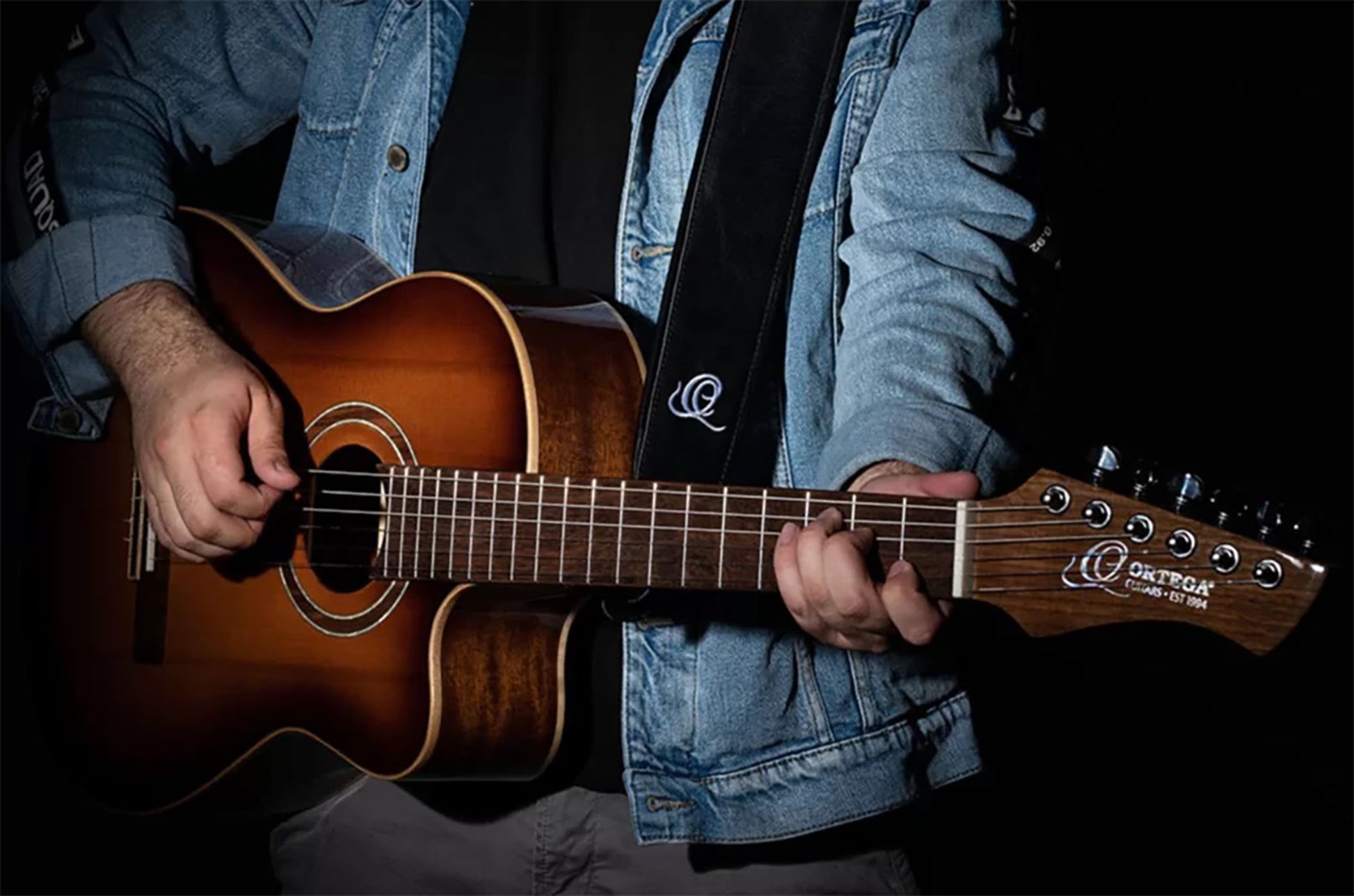 OSCL-3, courroie guitare, série Classic, face cuir, dos PVC (vegan), largeur 7 cm, longueur 145 cm, vintage ash