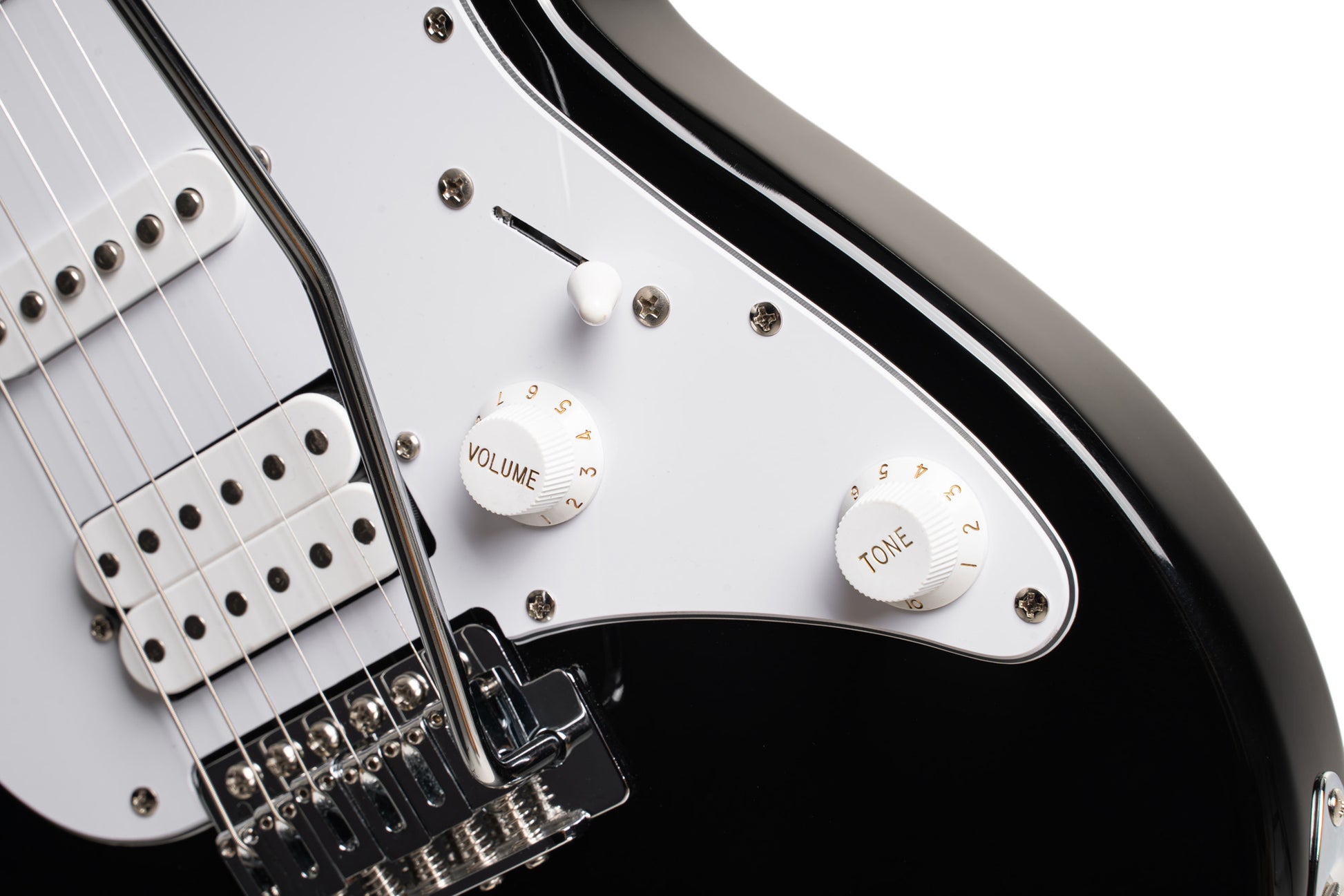 G200SP, corps peuplier, manche érable, touche jatoba , 2 micros simples et 1 double Powersound, plaque blanche, noir