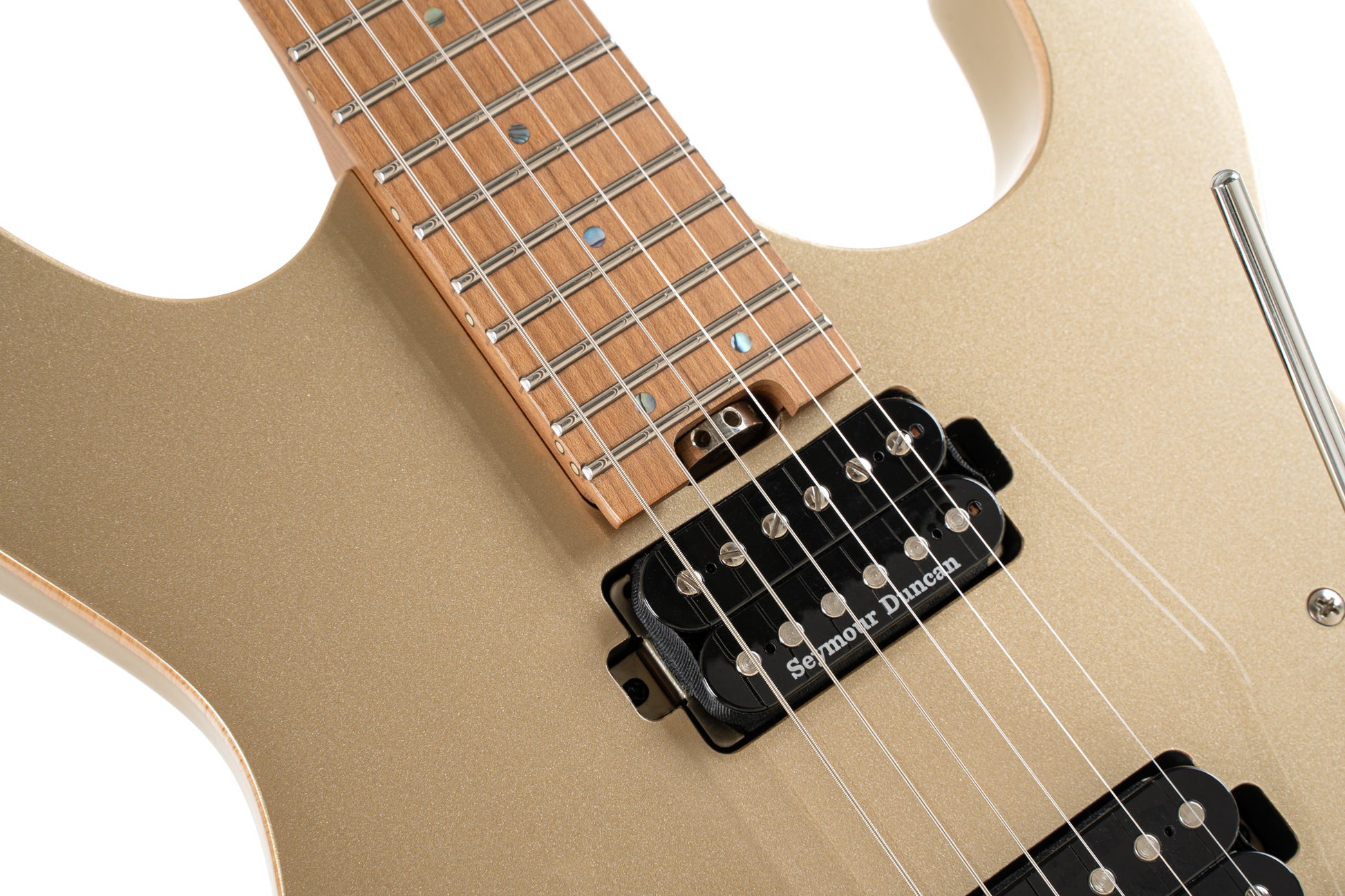 G300 PRO, corps tilleul, table érable massif, manche et touche érable torréfié, 2 micros Seymour Duncan, metallic gold