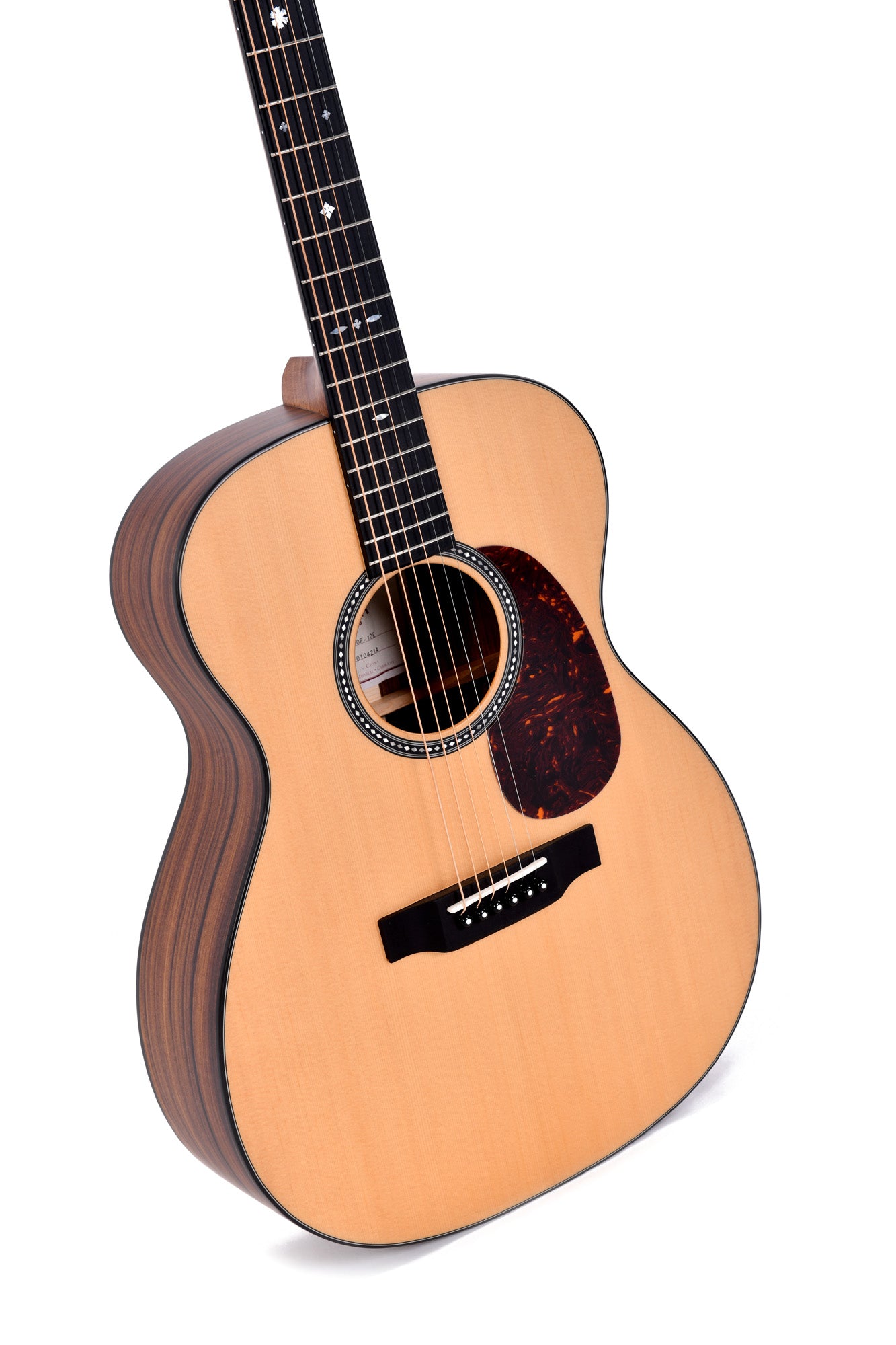 Modèle S000P-10E, Forme 000, table épicéa Sitka massif, f/e pau ferro massif, touche micarta, EQ LR Baggs, soft case, naturel