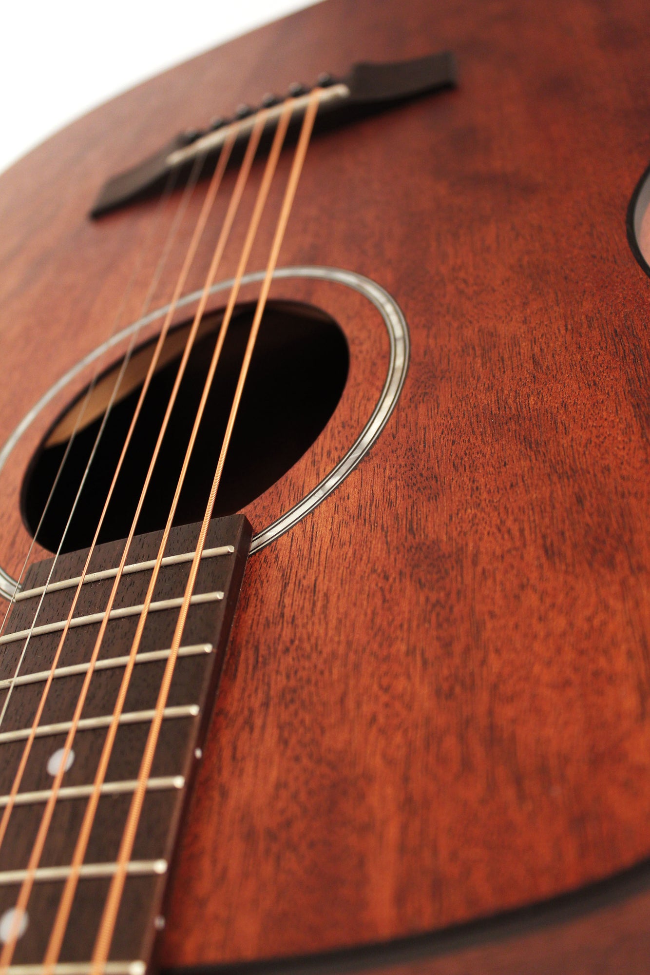 AF510M, forme Concert, table acajou, f/e acajou, manche acajou, touche & chevalet merbau, naturel pores ouverts
