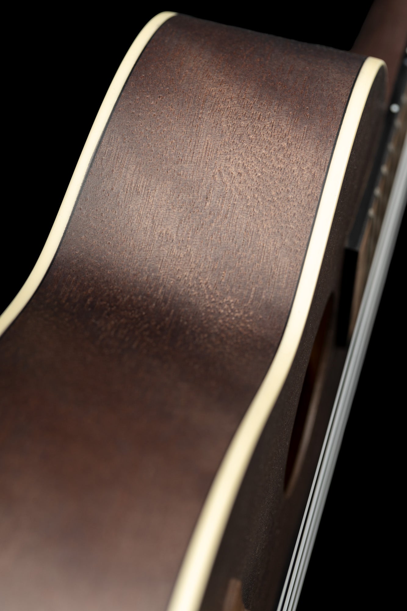 RUCOAL, modèle Concert, table okoume, fond & éclisses okoume, manche acajou, noir satiné