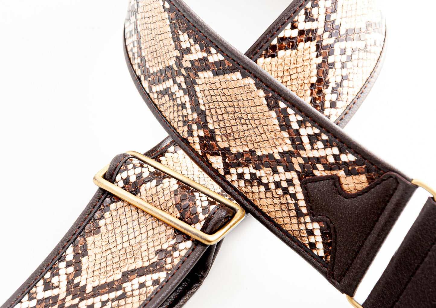 Courroie modèle SNAKE II, synthétique, rembourrée, largeur 6 cm, longueur 95 à 150 cm, porte-médiators intégré, beige