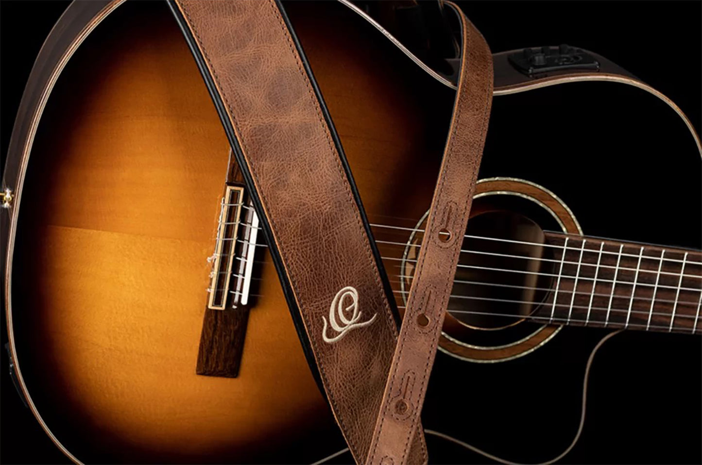 OSCL-7, courroie guitare, série Classic, face cuir, dos PVC (vegan), largeur 7 cm, longueur 145 cm, vintage cognac