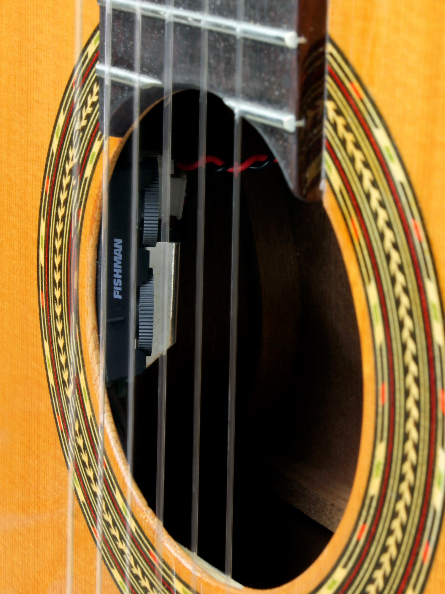 4STCE, pan coupé, table cèdre massif, fond & éclisses acajou, sillet de tête 52 mm, EQ Fishman Sonitone, naturel brillant