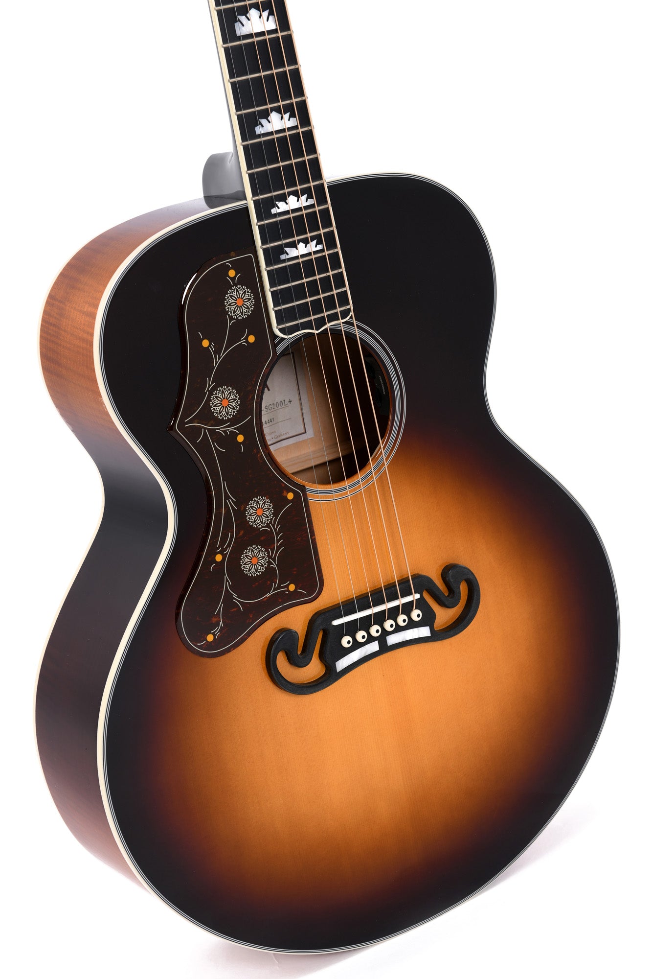 Modèle GJA-SG200L, Grand Jumbo, table épicéa massif, f/e érable flammé, touche micarta, EQ Fishman, soft case, sunburst, gaucher