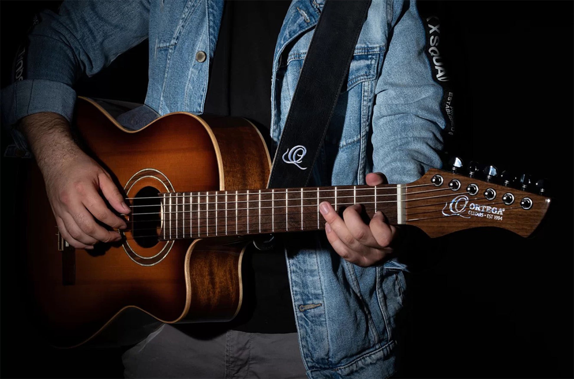 OSSU-10, courroie guitare, série Suede, face et dos cuir suédé, largeur 6 cm, longueur de 92 à 145 cm, ash