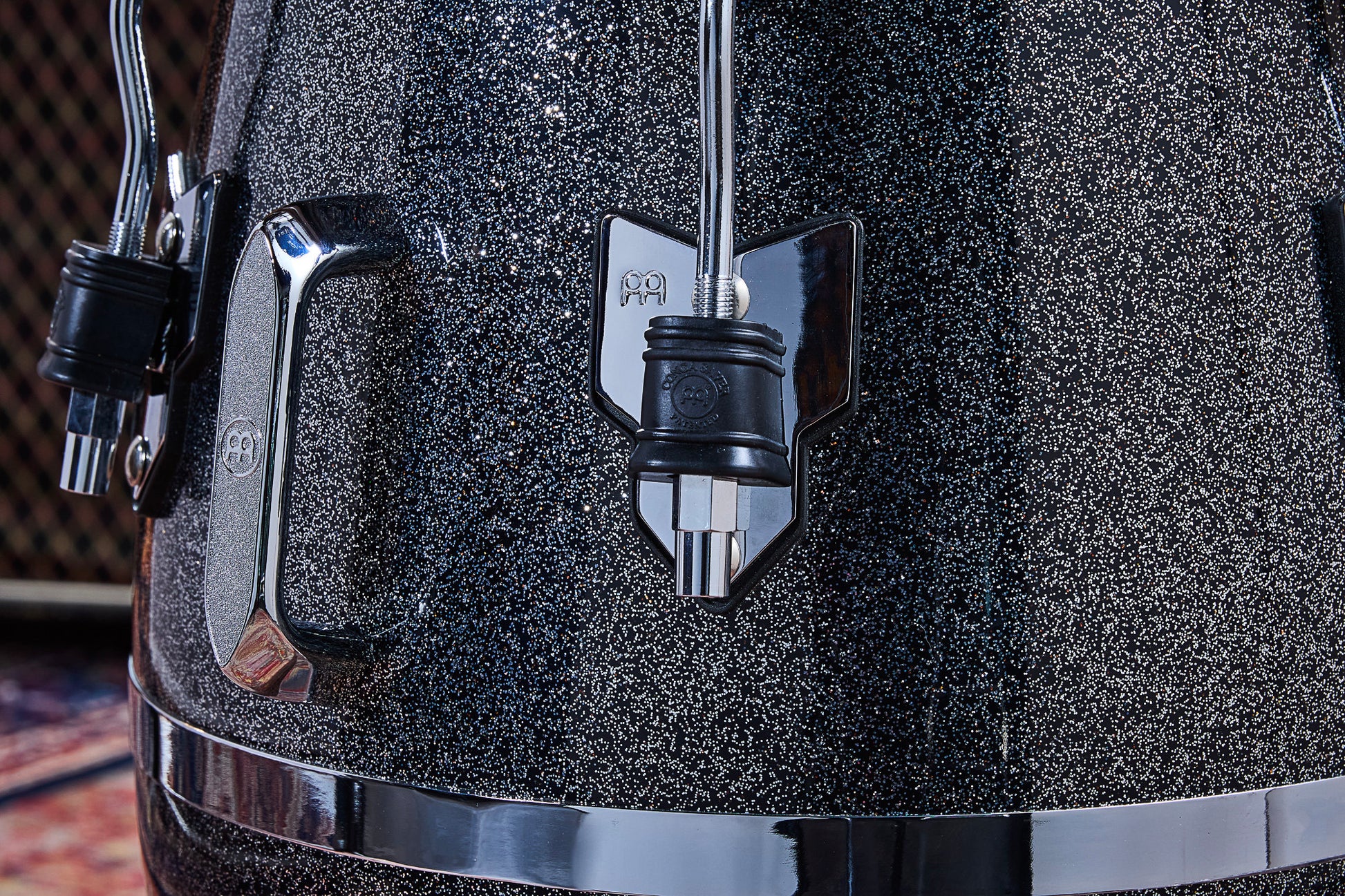 Conga Diego Galé 11"3/4, fût fibre de verre 'premium', hauteur 71.12cm, peau cuir de veau noir, cercles SSR 4mm