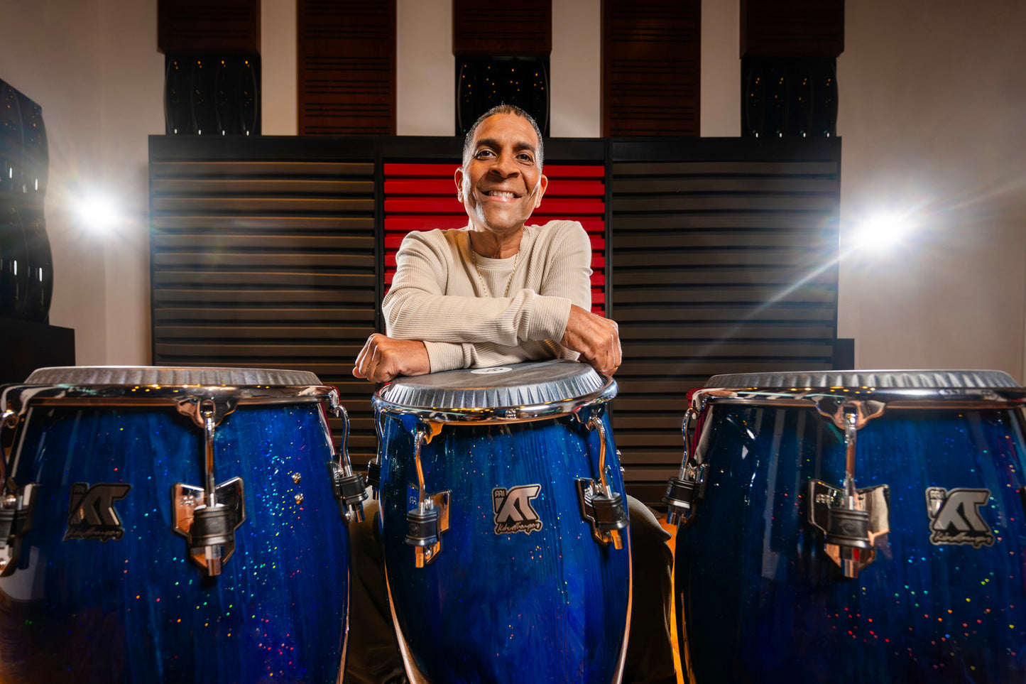 Quinto William 'Kachiro' 11", fût pin de Nouvelle-Zélande 3 plis, hauteur 76.2cm, peau cuir de veau noir, cercles SSR 4mm