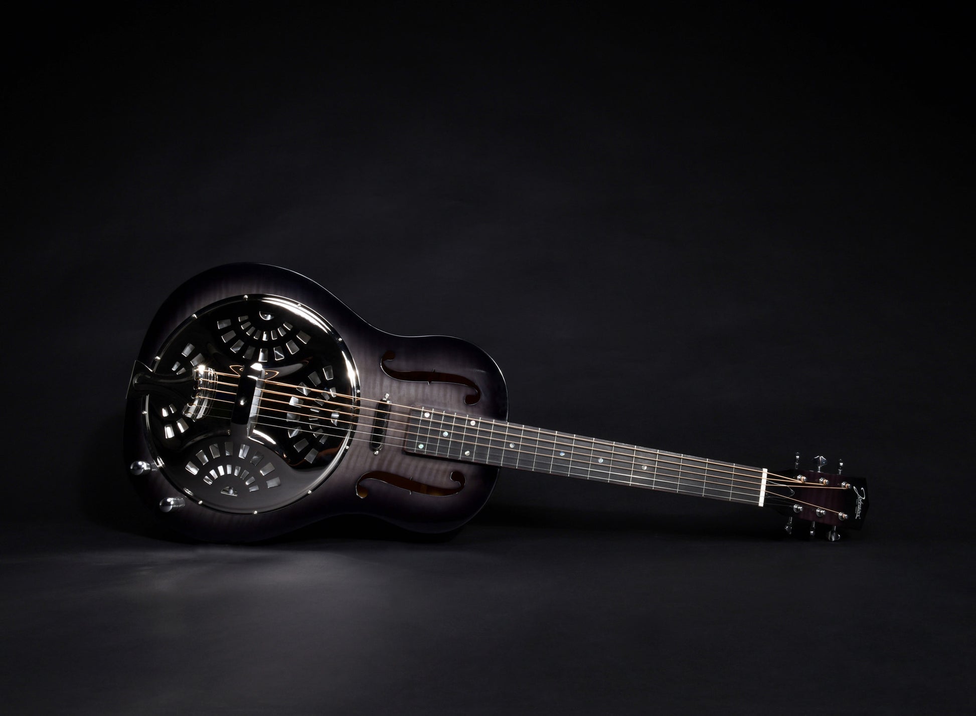 JR-850E, table fond et éclisses érable flammé, manche acajou, touche ébène, micro simple, blackburst brillant