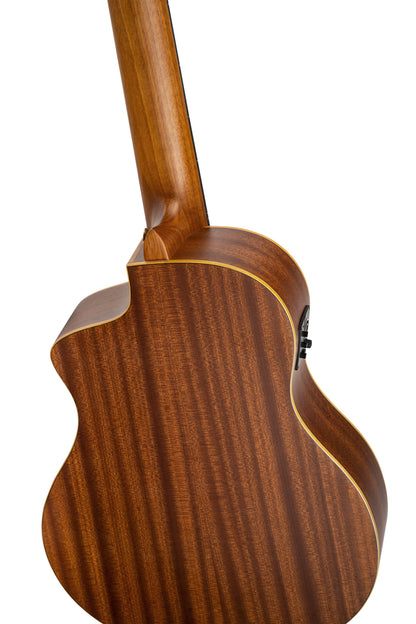 RCE133-7, modèle 7 cordes, pan coupé, EQ MagusPro, table épicéa massif, fond & éclisses sapele, housse, naturel satiné