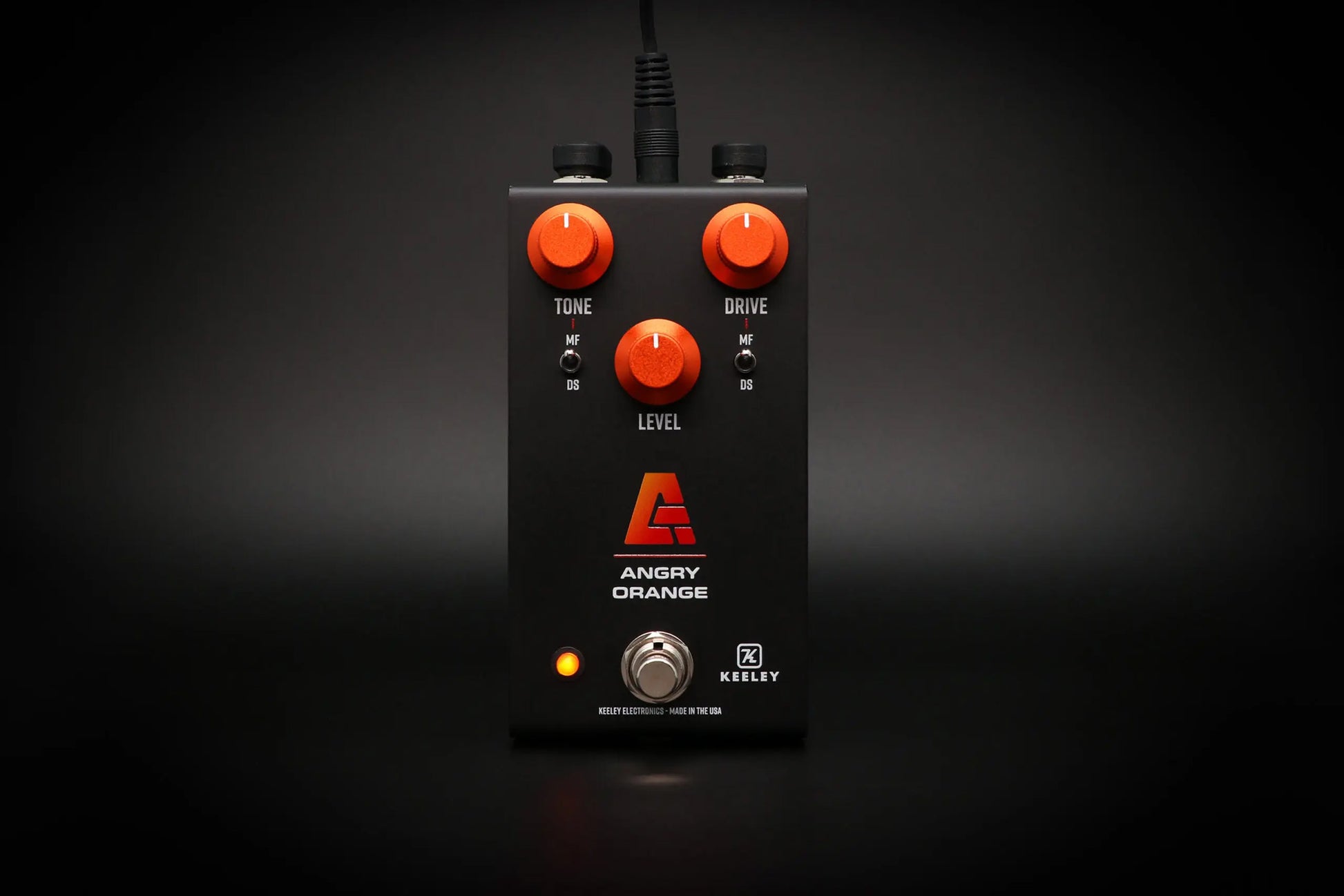 Pédale ANGRY ORANGE, fuzz et distorsion basée sur deux pédales légendaires, 100% analogique, noir et orange