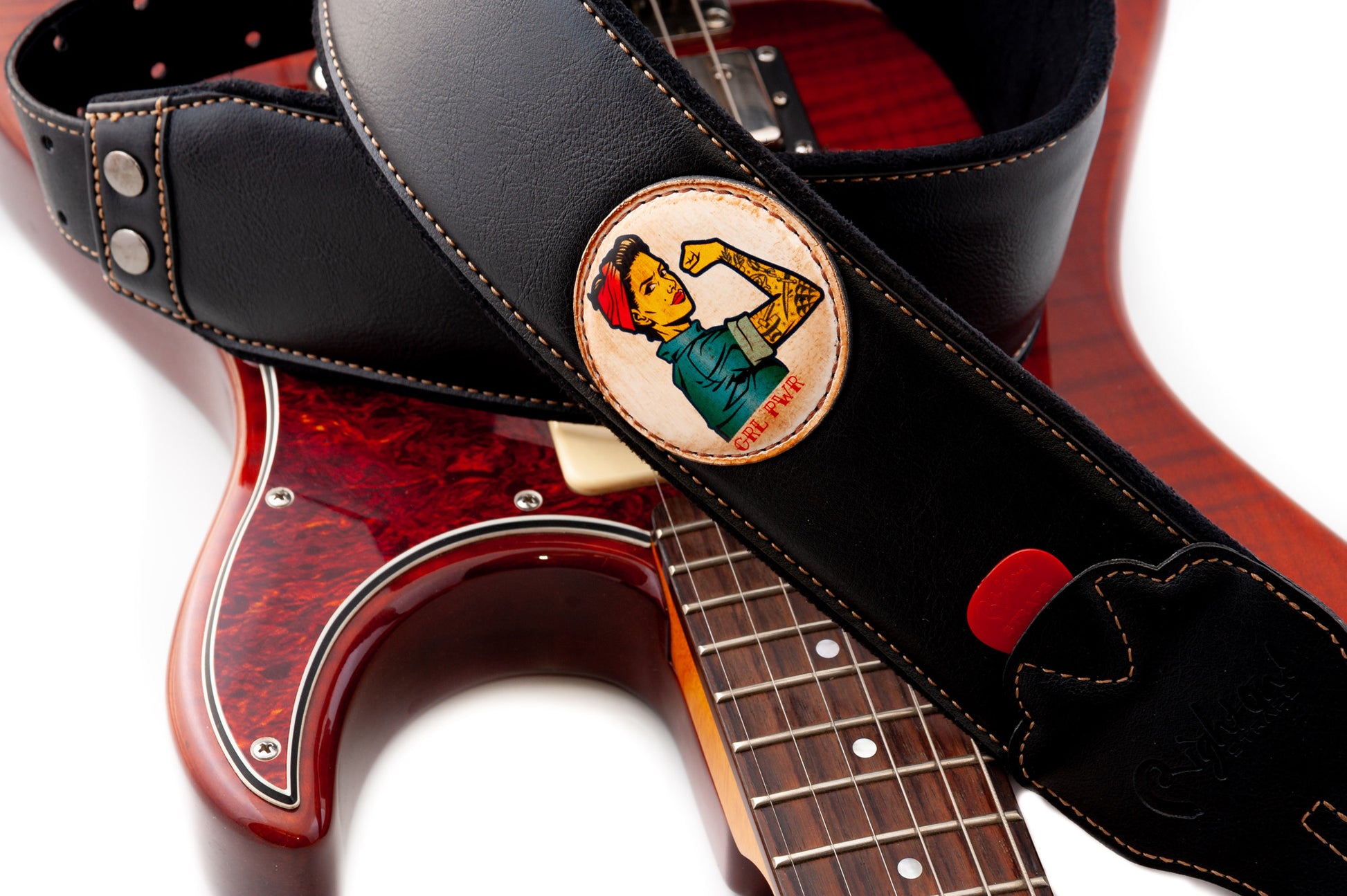 Courroie modèle TATOO PIN-UP, extérieur synthétique, largeur 7 cm, longueur 98 à 153 cm, porte-médiators intégré, noir