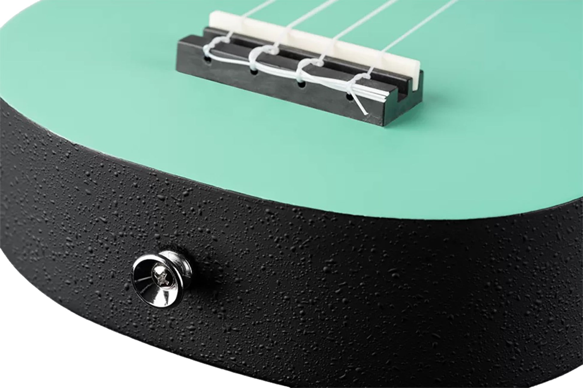 K2-CBM, pack ukulélé Soprano, table agathis, corps ABS galbé, manche okoumé, 12 frettes, accessoires, caribbean mint satiné