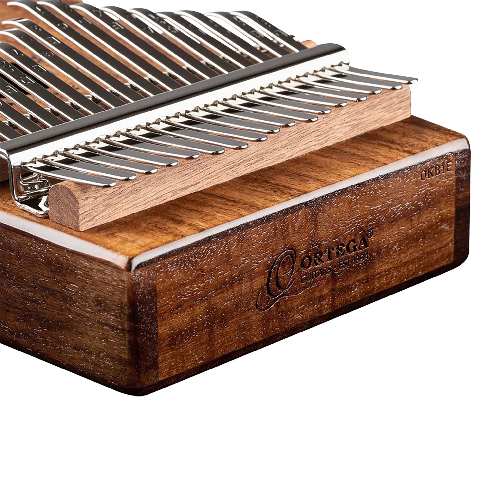 OKB1E, kalimba Ortega, série Lizard, 17 notes en DO majeur, acacia massif, électronique passive, étui, naturel brillant