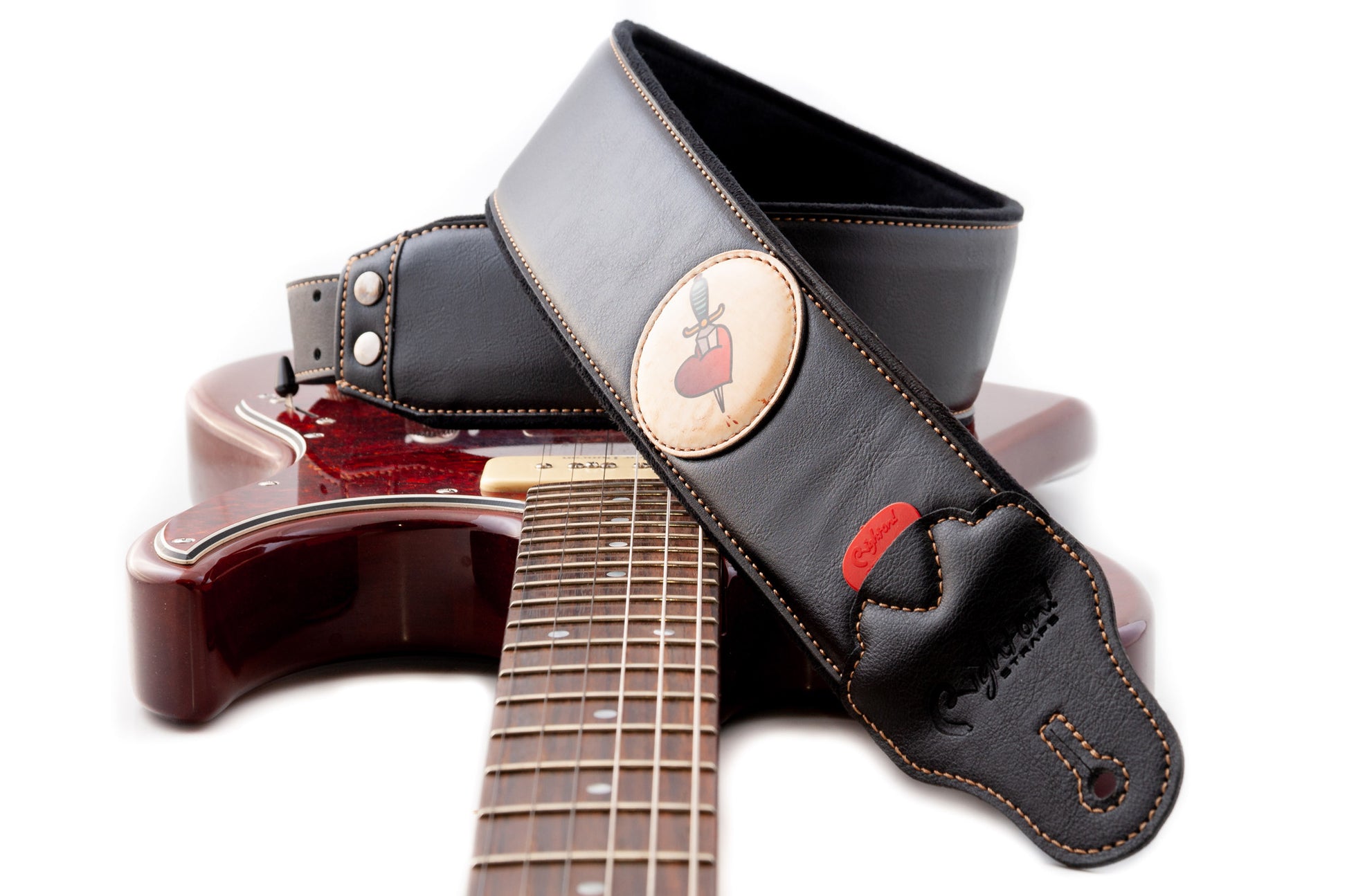 Courroie modèle TATOO HEART, extérieur synthétique, largeur 7 cm, longueur 98 à 153 cm, porte-médiators intégré, noir