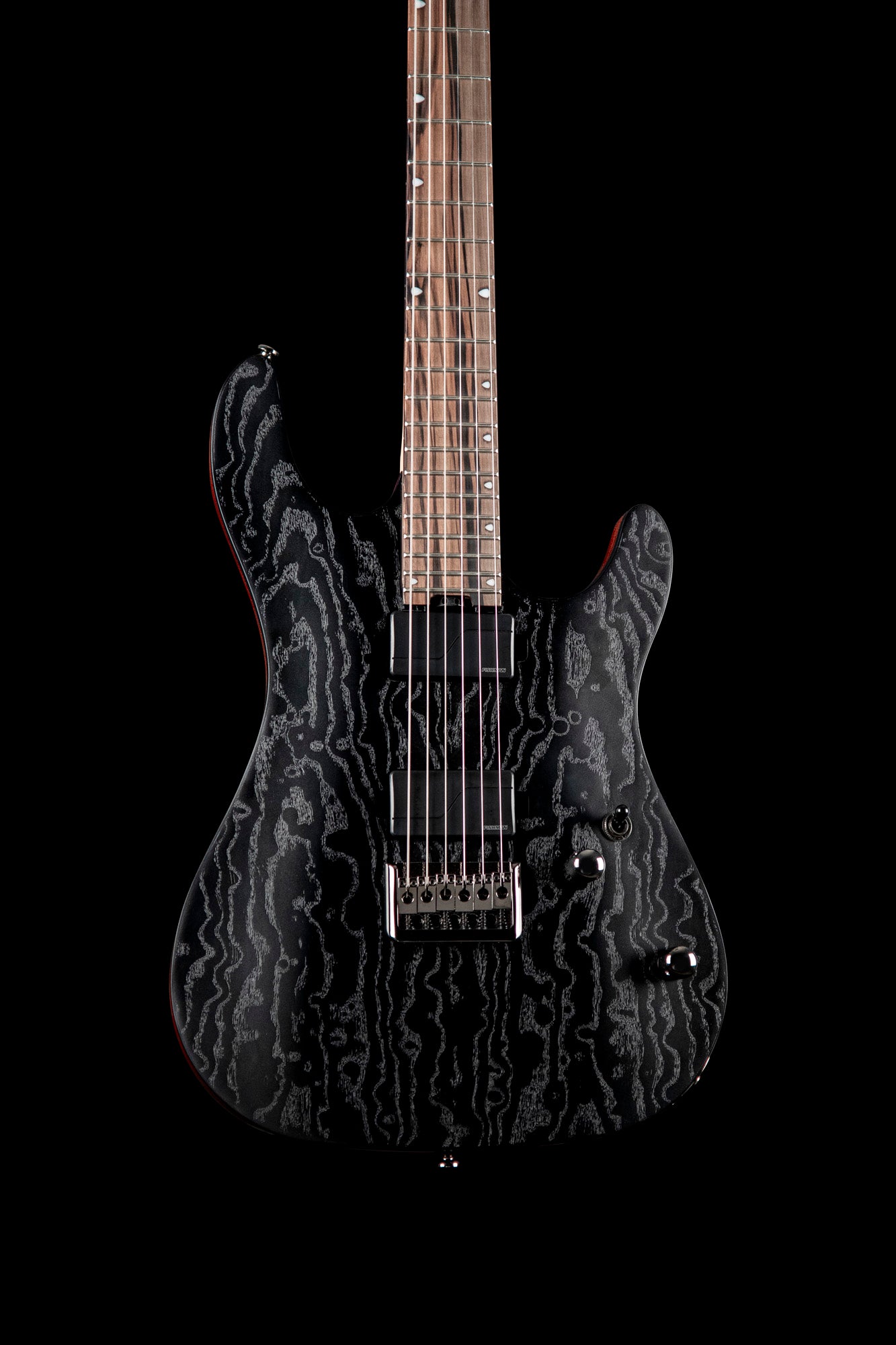 KX500 ETCHED, 6 cordes, corps acajou, table frêne sablée, touche ébène, 2 micros doubles Fishman Fluence, noir sablé