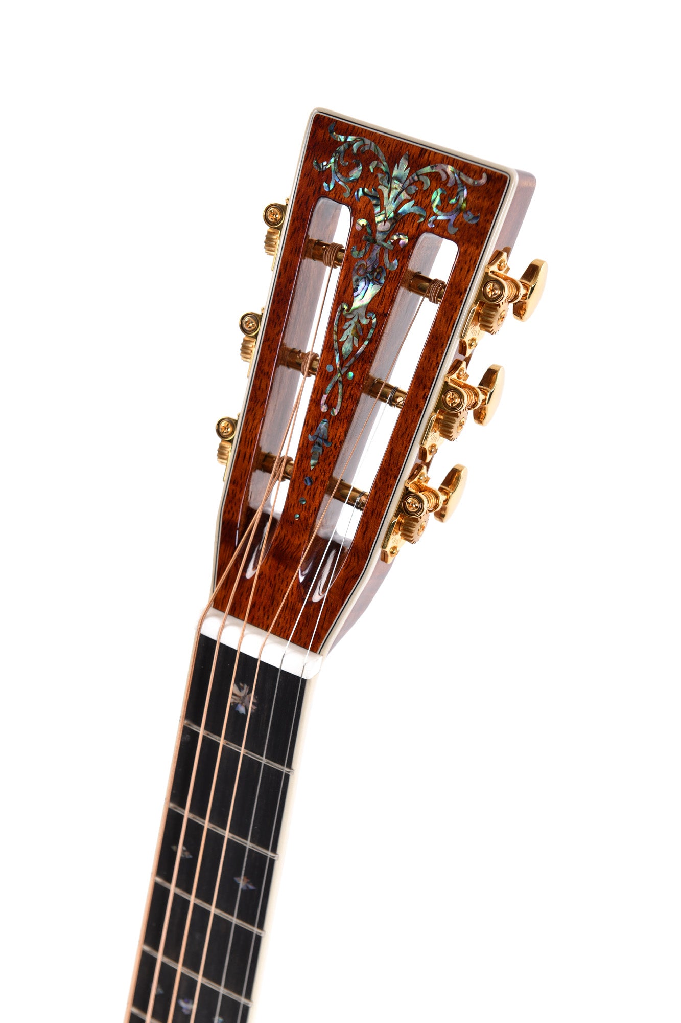 Modèle 00K2-42S, édition spéciale, Forme 00, table Koa flammé massif, f/e Koa flammé, tête ajourée, soft case, nat. brillant