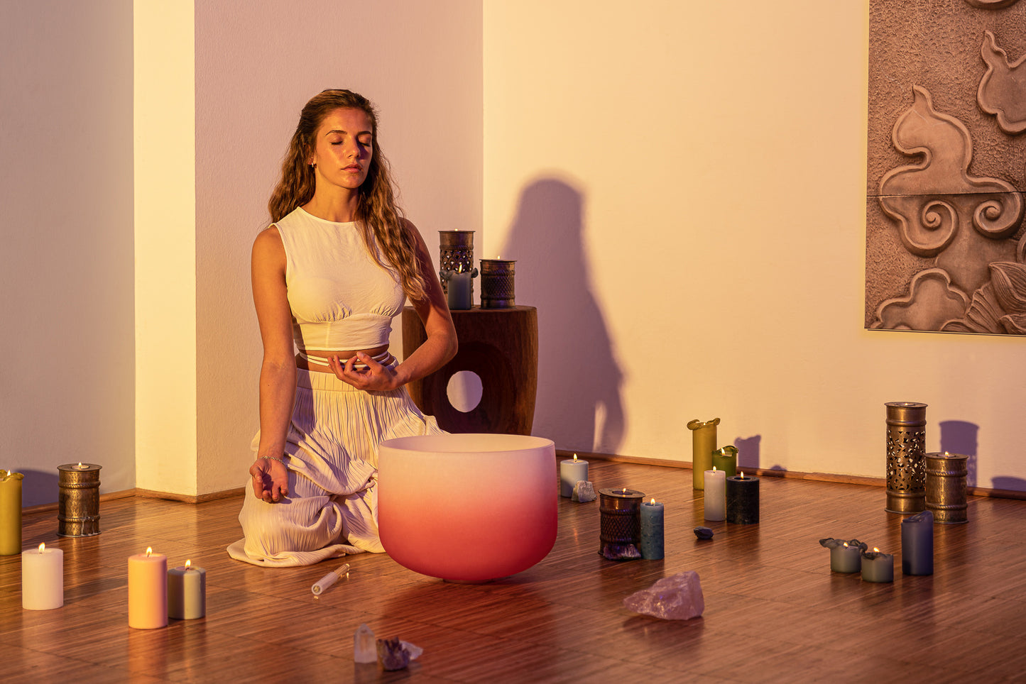 SINGING BOWL SONIC ENERGY CRISTAL 14" red, root chakra, C4 261.63hz, quartz, couleur effet gelé