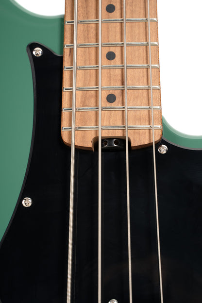 GB-SC4, basse short scale 4 cordes, corps peuplier, humbucker Cort Powersound, préampli Markbass MB-1, forest green