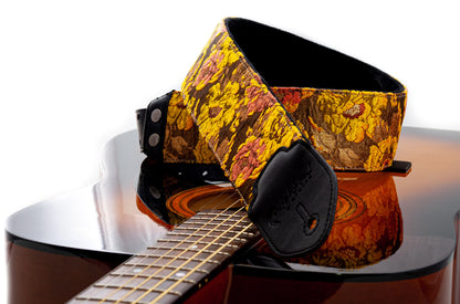 Courroie modèle GOLD & ROSES, extérieur synthétique et tissu, largeur 7 cm, longueur 95 à 150 cm, porte-médiators, orange