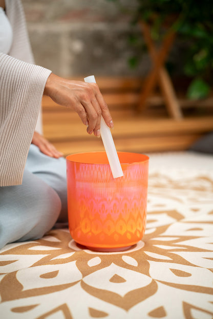 SINGING BOWL SONIC ENERGY ESSENCE CRYSTAL 6.7" NOTE C4, ORANGE, CHAKRA RACINE