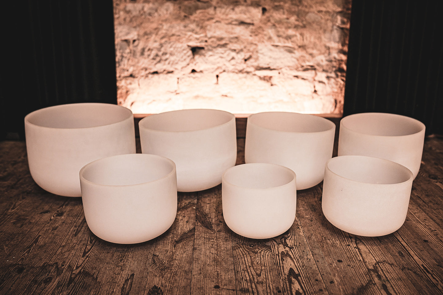 Ensemble de 7 bols tibétains, baguettes et mailloche incluses.