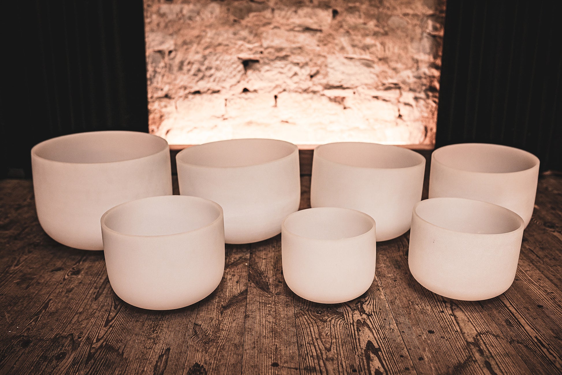 Ensemble de 7 bols tibétains, baguettes et mailloche incluses.