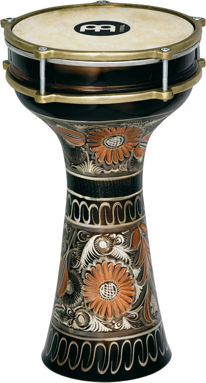 Darbouka cuivre 20 x 39.5 cm, peau naturelle, avec housse, peau rechange et clé d'accord, noir avec décorations gravées main