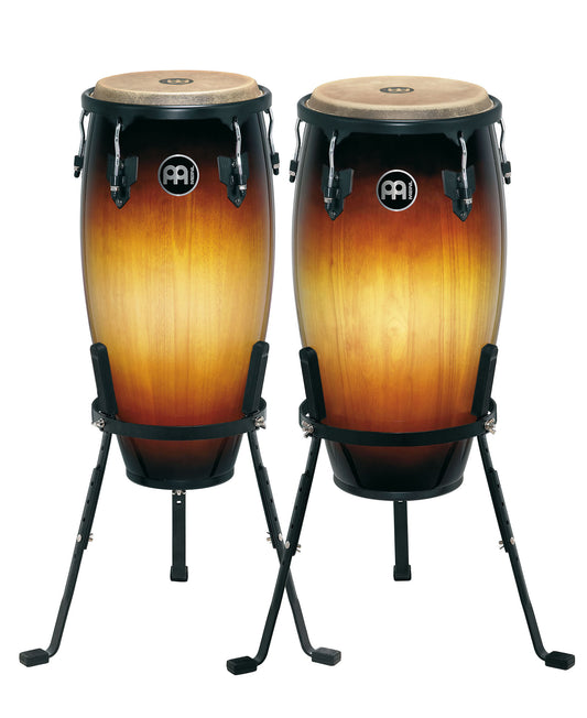 Paire congas 11 & 12", hévéa, 71 cm, peaux buffle, accastillage noir poudré, avec supports panier, Vintage Sunburst brillant