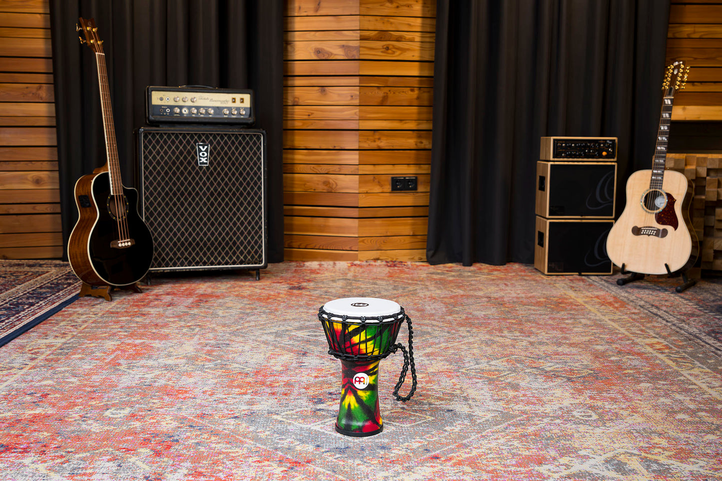 Djembe Meinl série Jr. peau synthétique 7" et hauteur 12 1/2" fini Tie Dye