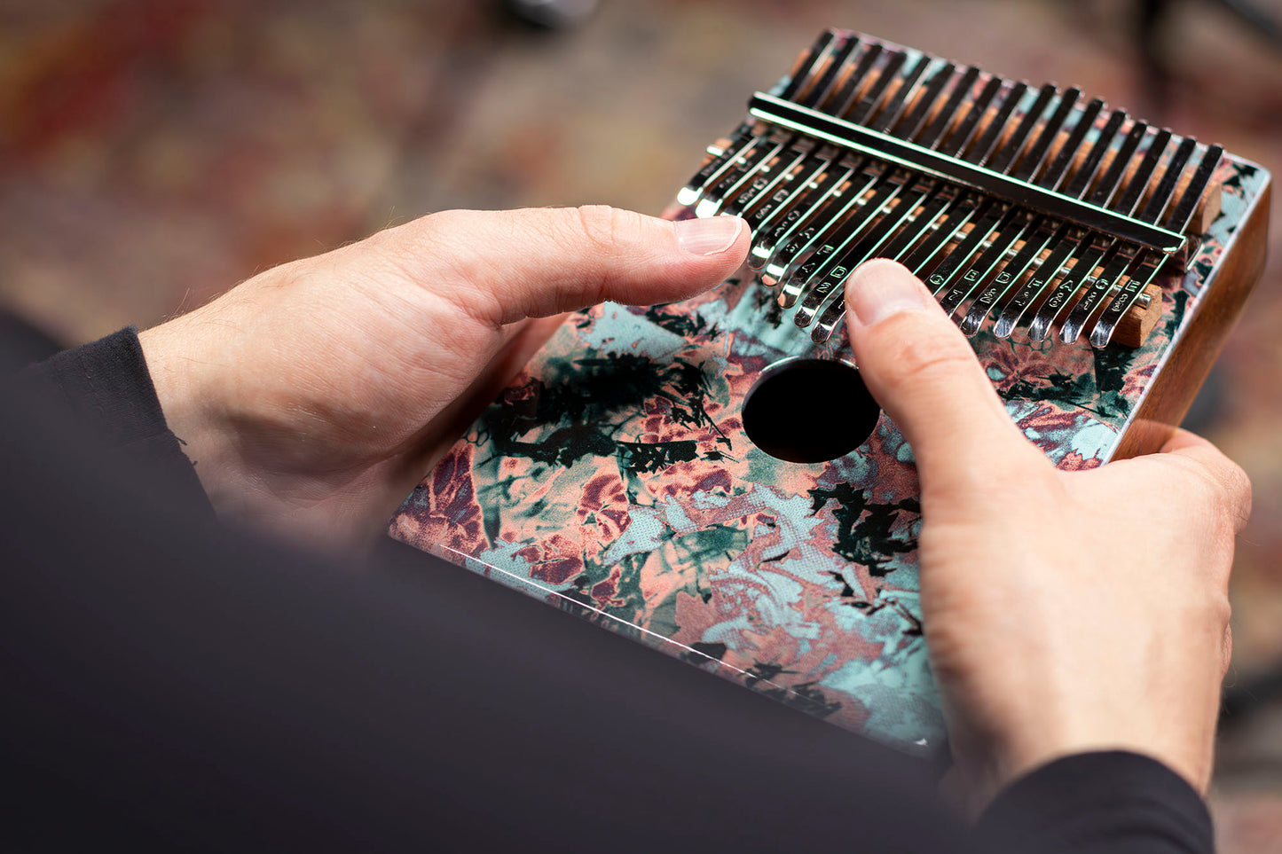 Kalimba Meinl avec rosace, 17 notes, design Coral Reef - KA17CR