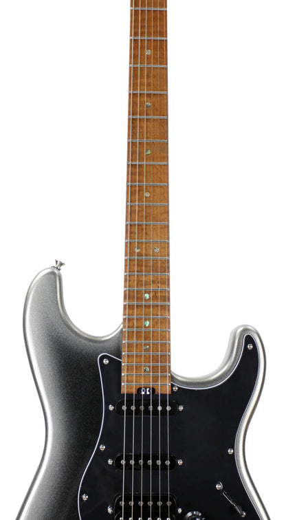 GTRS P801, corps aulne, manche érable flammé torréfié, touche érable, micros et processeur GTRS, dark silver