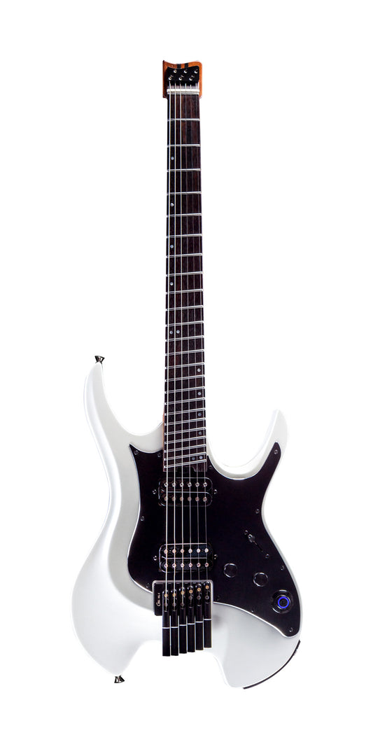 GTRS W800, corps aulne, manche érable flammé torréfié, touche palissandre, 2 micros doubles et processeur GTRS, pearl white