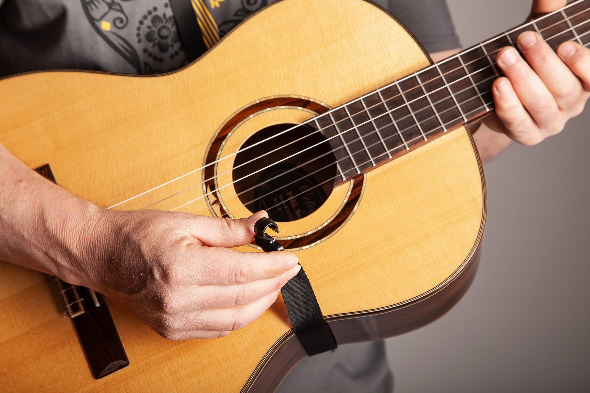 Courroie rosace pour guitare classique, nylon, largeur 3.7 cm, longueur de 80 à 100 cm, noir