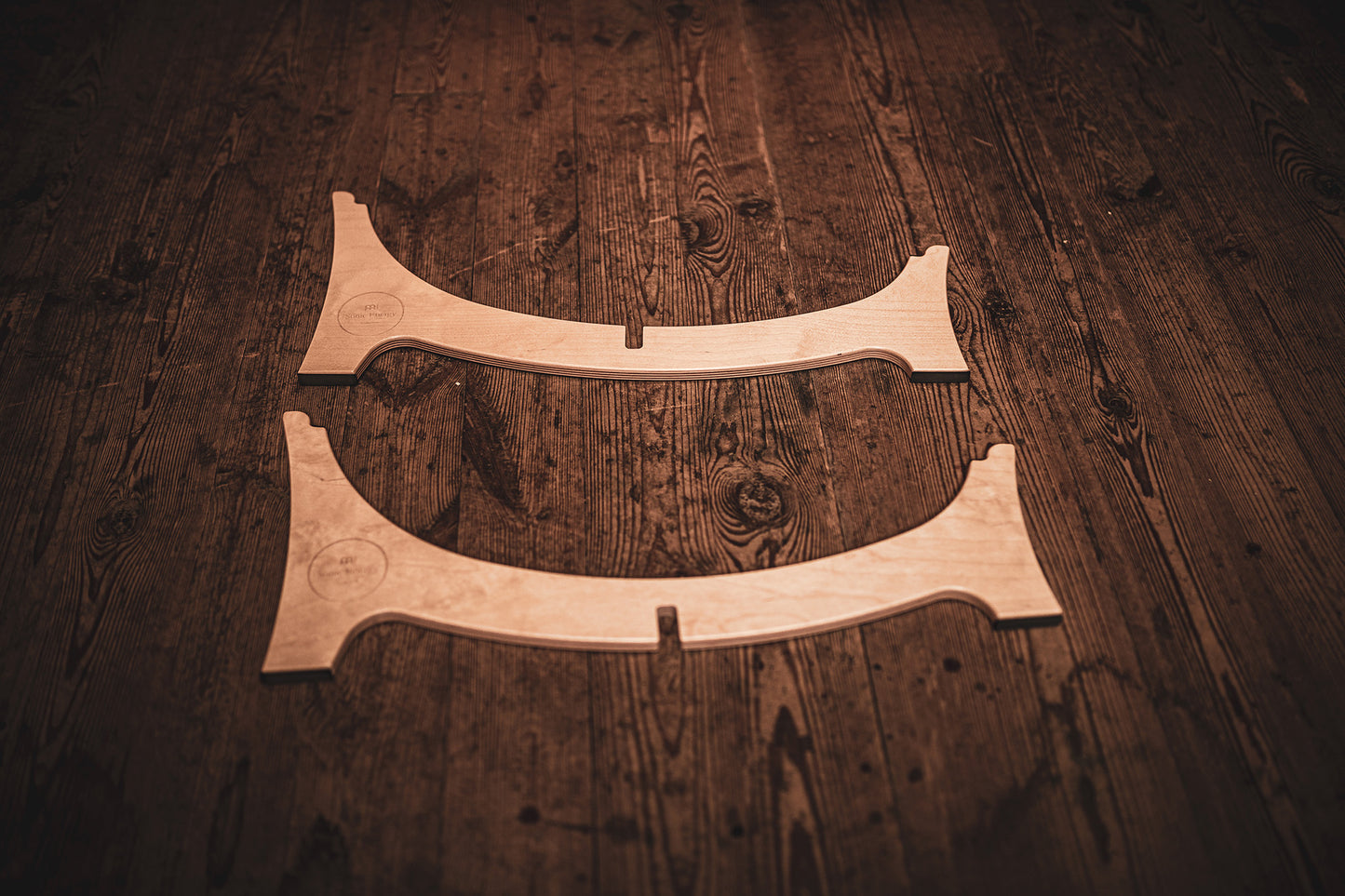 Support pour handpan incliné Meinl Sonic Energy. Convient aux handpans de 22' / 56 cm.