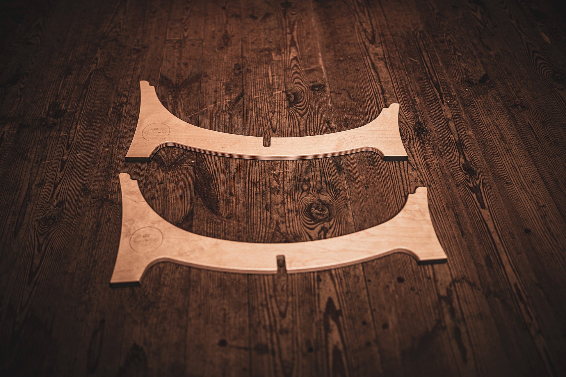 Support pour handpan incliné Meinl Sonic Energy. Convient aux handpans de 22' / 56 cm.