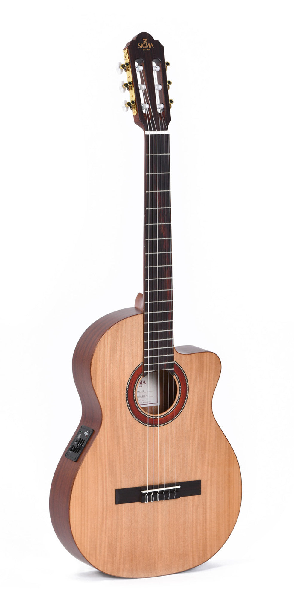 Modèle CTMC-2E, classique 4/4 pan coupé, table cèdre massif, f/e acajou, touche palissandre indien, EQ Sigma, naturel