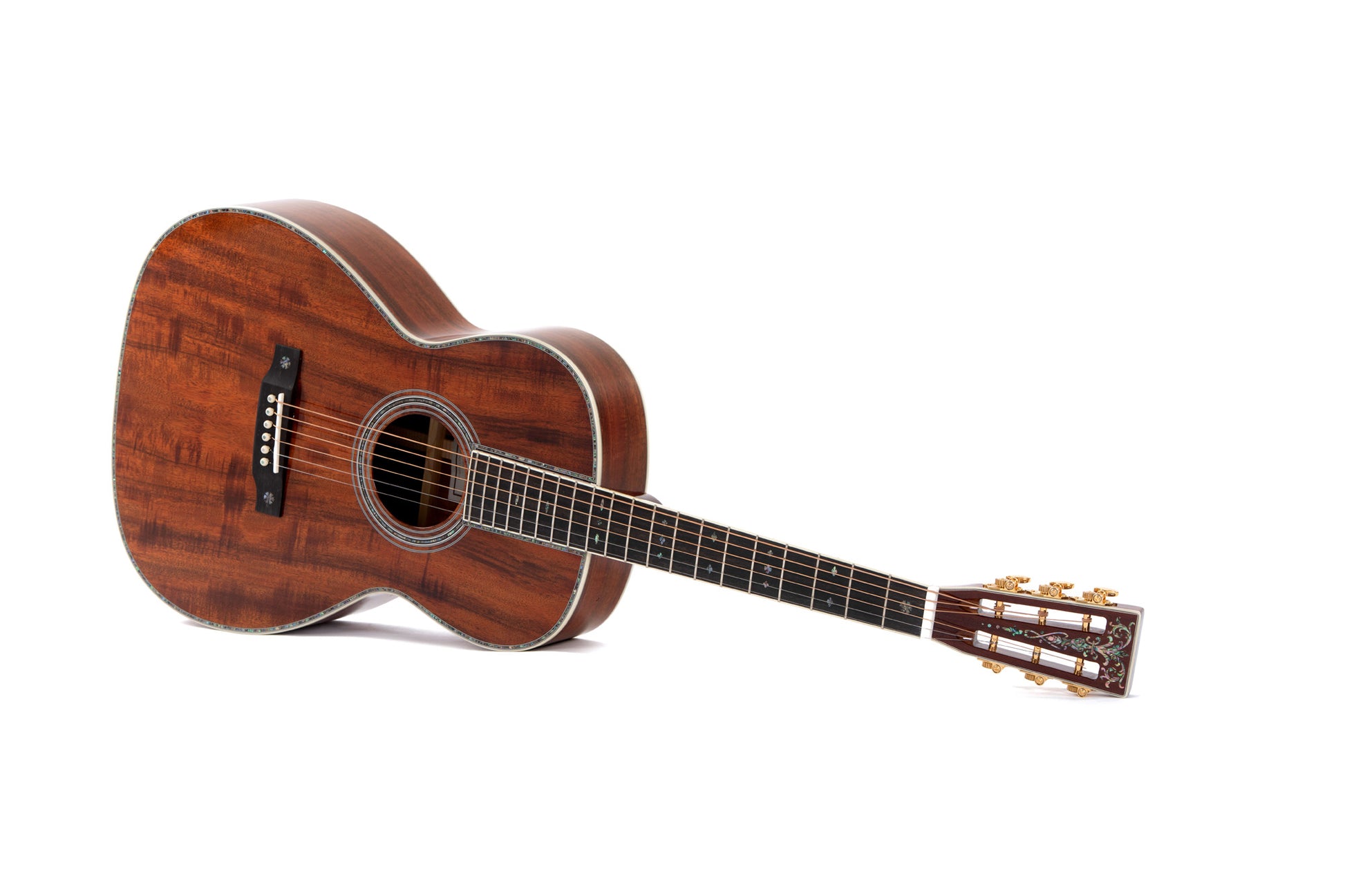 Modèle 000K2-42S, édition spéciale, Forme 000, table Koa flammé massif, f/e Koa flammé, tête ajourée, soft case, nat. brillant