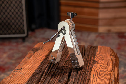 Crécelle d'orchestre Meinl en acier chromé et bois. Montable sur un stand