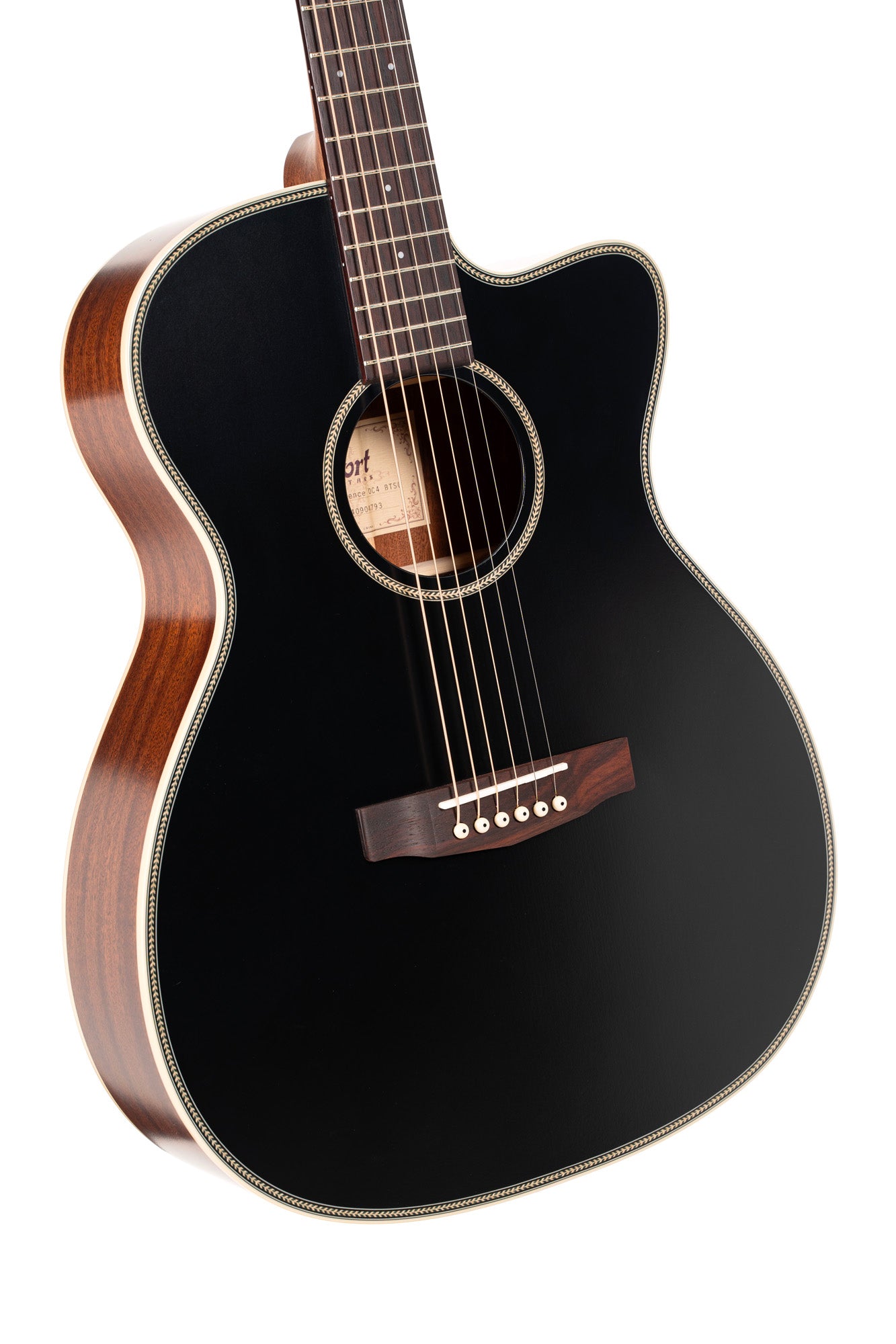 Essence OC4, table épicéa Sitka massif torréfié, f/e acajou, touche palissandre, Fishman Presys VT, semi brillant, table noire