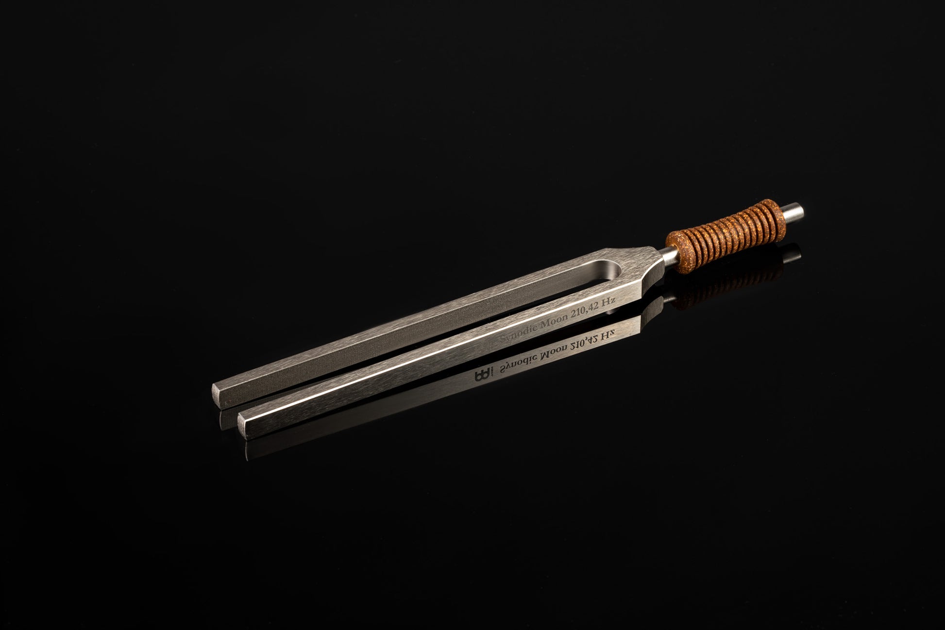 DIAPASON SONIC ENERGY THERAPHY SYNODIC MOON, 210.42 HZ / G3#, 21.08 CM, FABRICATION ARTISANALE, ACIER INOXYDABLE