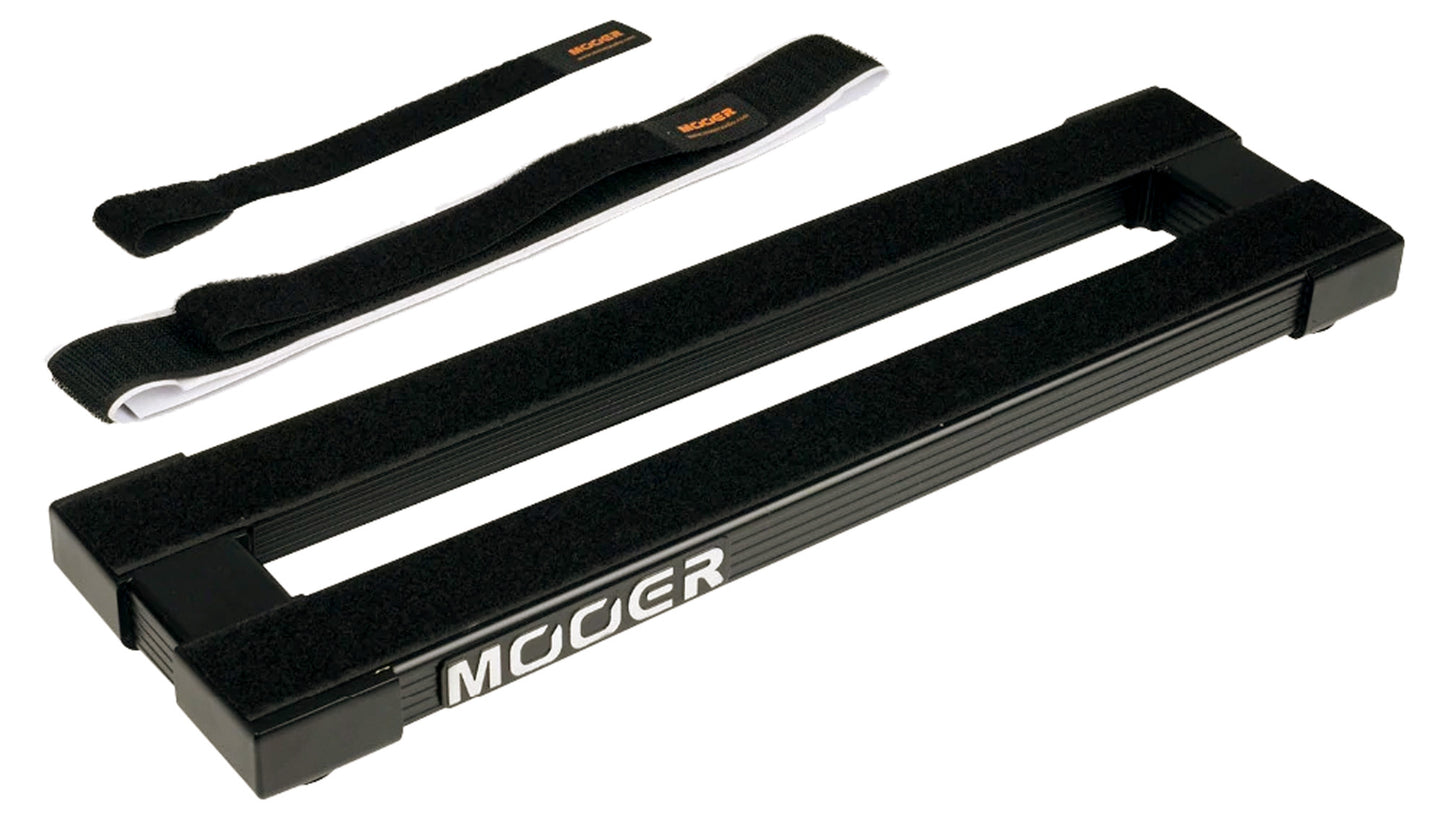 Pedalboard STOMPLATE MINI PB-05, dimensions: 35.5 x 10 x 3 cm, livré avec housse rembourrée et bandes Velcro, noir