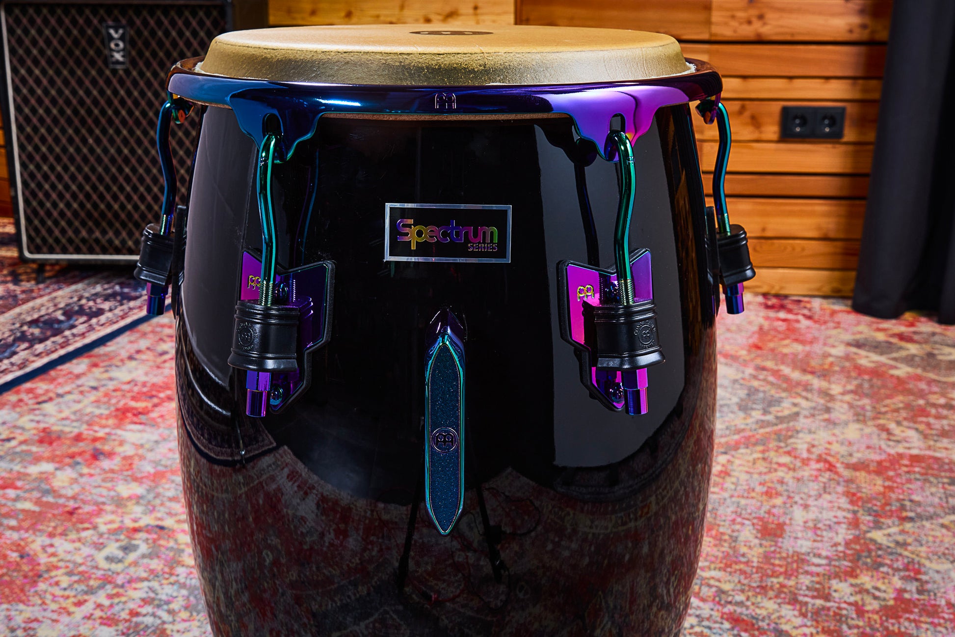 Quinto Spectrum 11", fût Chêne Siam 3 plis, hauteur 76.2cm, peau true skin buffle, cercles SSR 4mm.