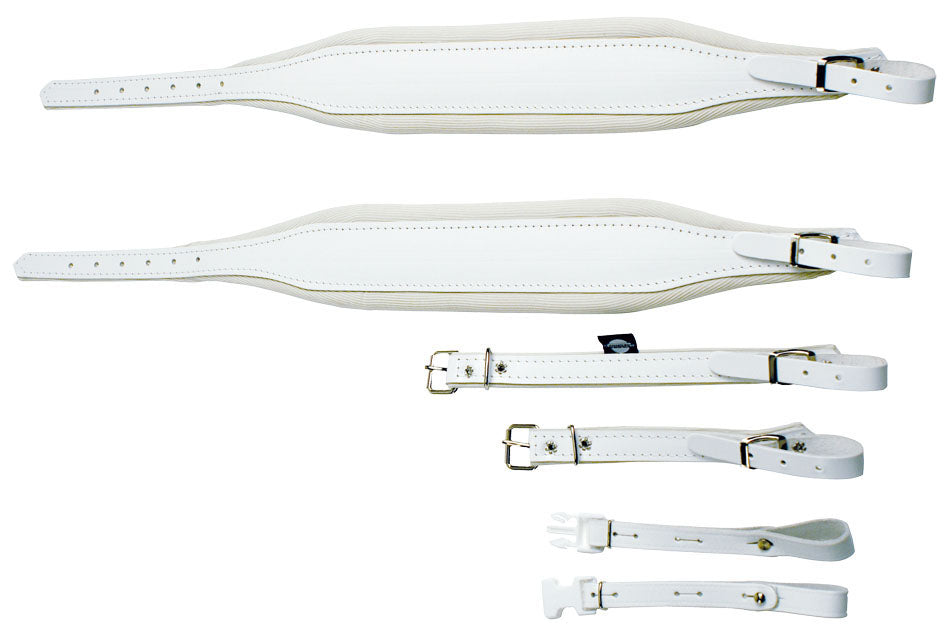 Cuir blanc, 80 basses, rembourrée de mousse avec attache dorsale